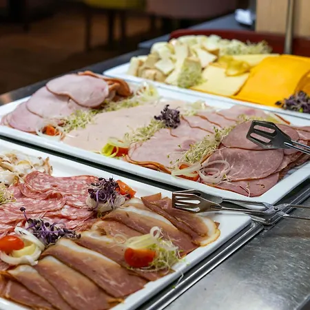 R31 Апартаменты *